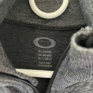 Oakley sweatshirt